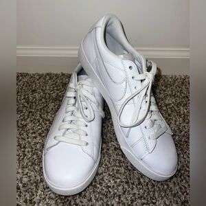 Nike Blazer Low LE White Low-Top Sneakers, Size 8.5, Women’s